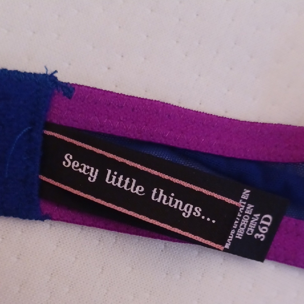 Blue and Black Lace Bra - Picture 4 of 7